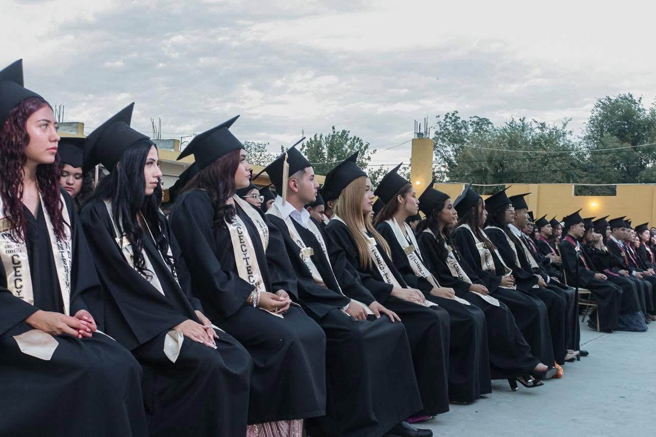 157 jóvenes concluyen su formación técnica en CECYTEC Allende