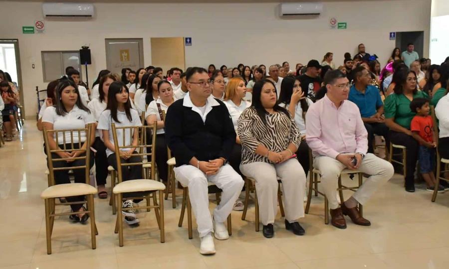 Reconocen esfuerzo de estudiantes en programa educativo