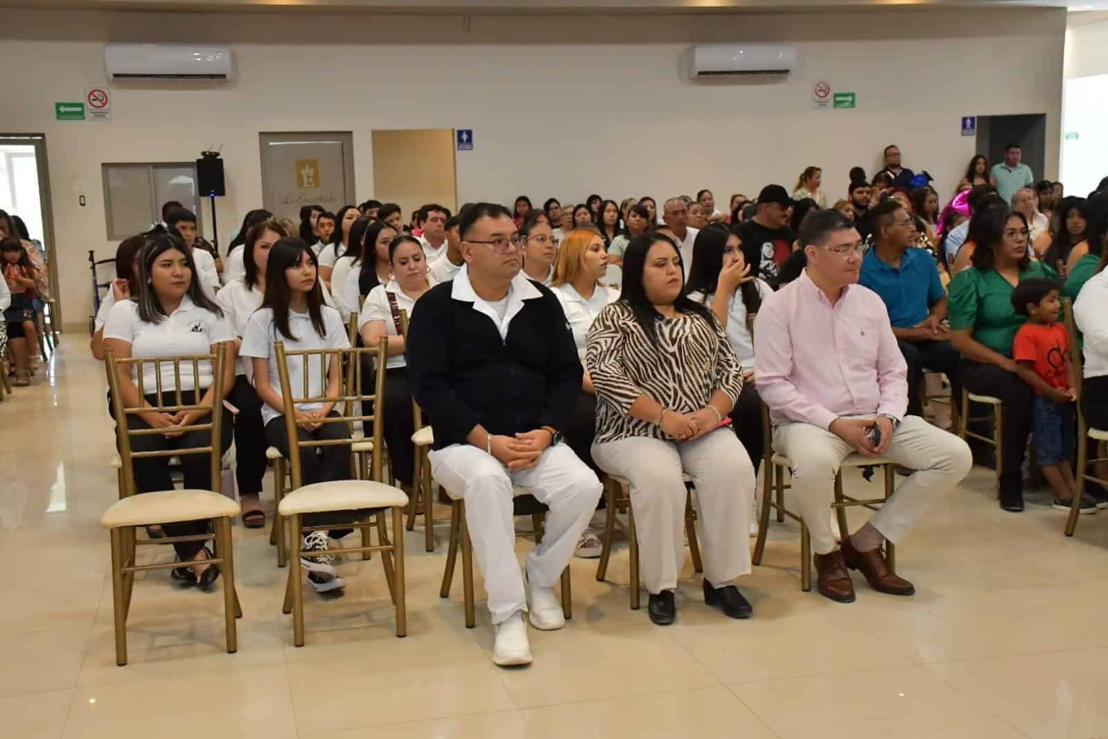 Reconocen esfuerzo de estudiantes en programa educativo