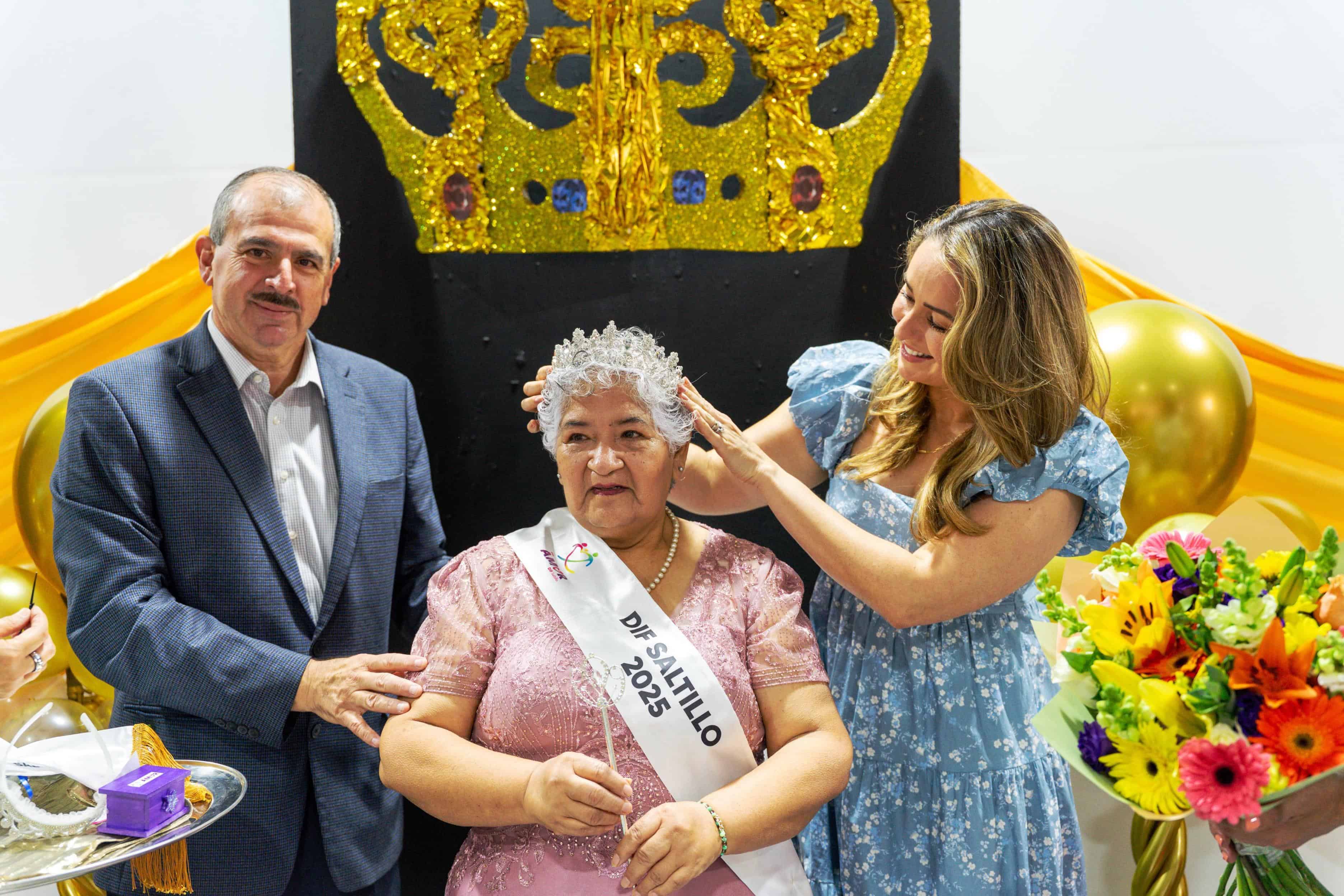 DIF Saltillo celebra coronación de Margarita Oropeza López como Reina 2025