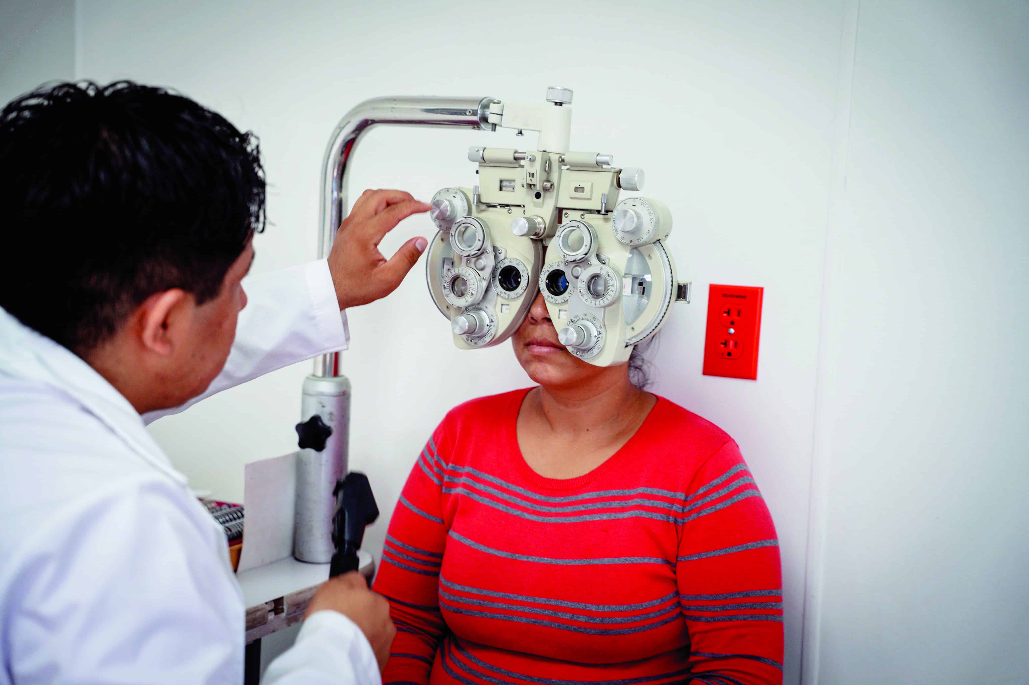 Reciben 2 mil personas servicio de salud gratuito