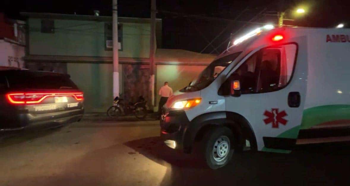 Ri&ntilde;a campal en la L&aacute;zaro C&aacute;rdenas deja a joven herido a navajazos