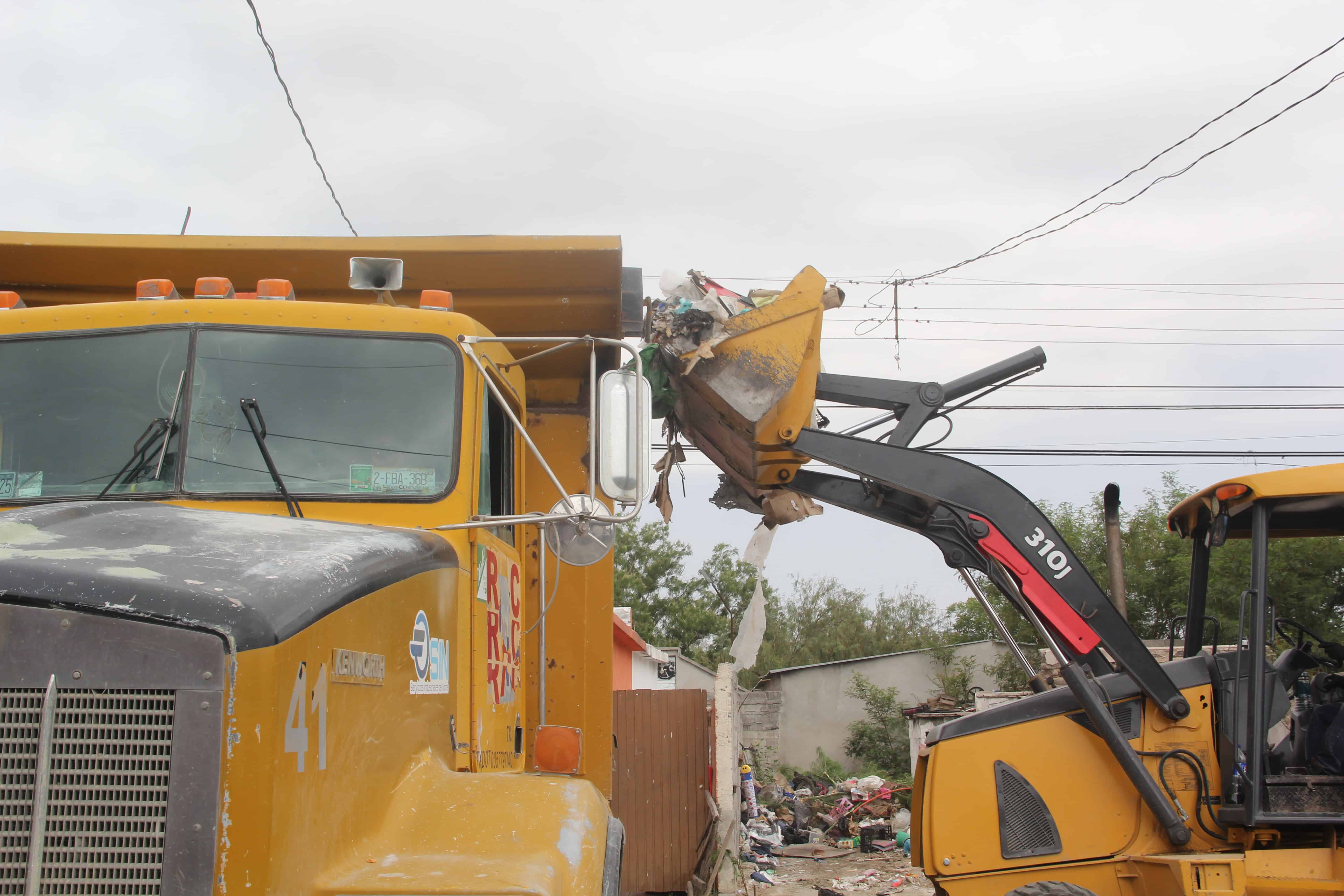 Unidad recolectora de basura en operación en Frontera a pesar de fallas en camiones