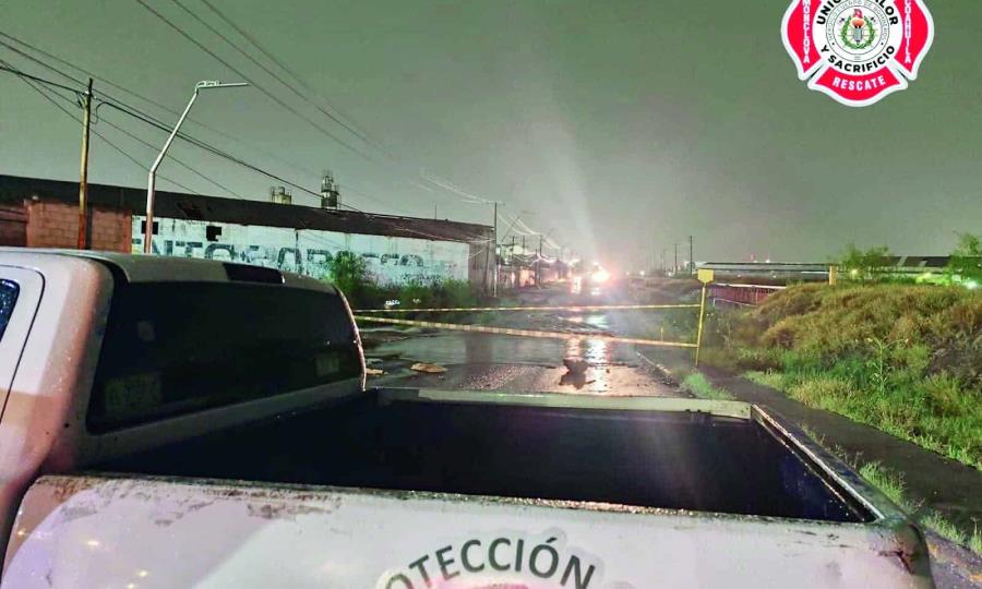 Bomberos atienden emergencias tras lluvia en Monclova, vialidades afectadas