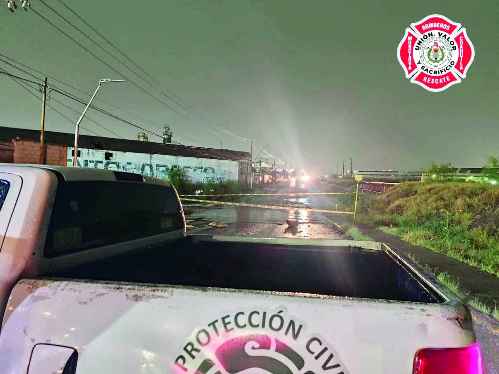 Bomberos atienden emergencias tras lluvia en Monclova, vialidades afectadas