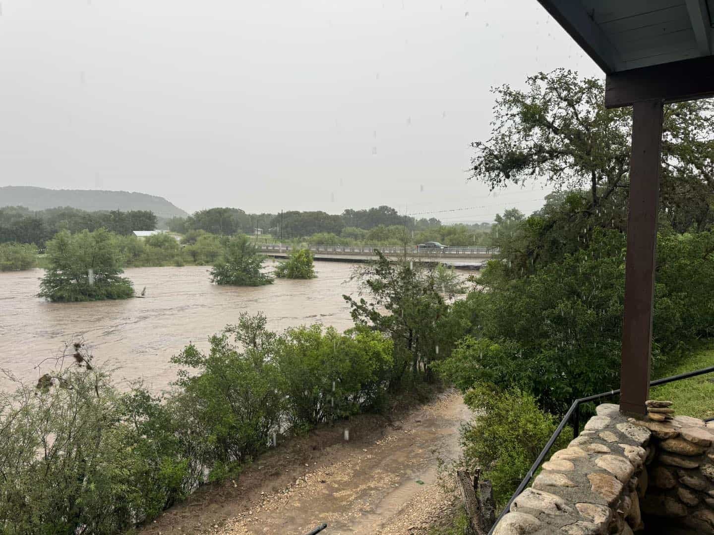 Inundaciones Azotan el Norte de Maverick