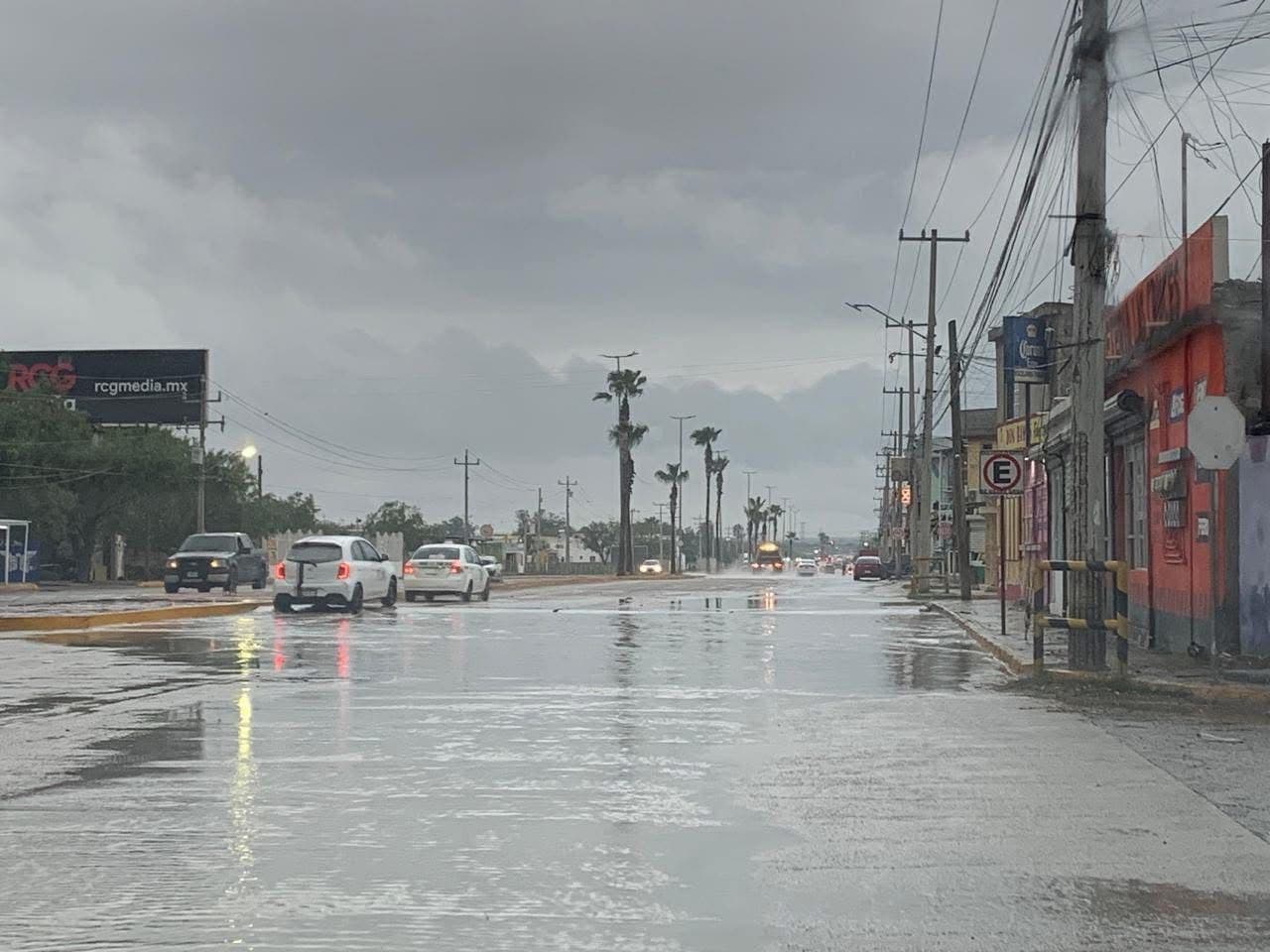 Lluvias regresan a Ciudad Acuña y causan acumulamientos en diversas zonas