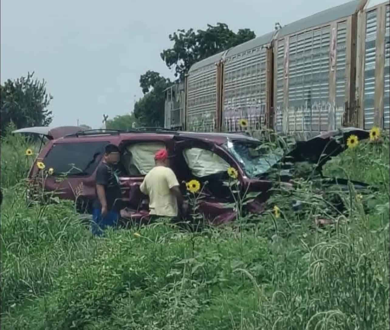 Menor intenta ganarle al tren y termina lesionado en Nava