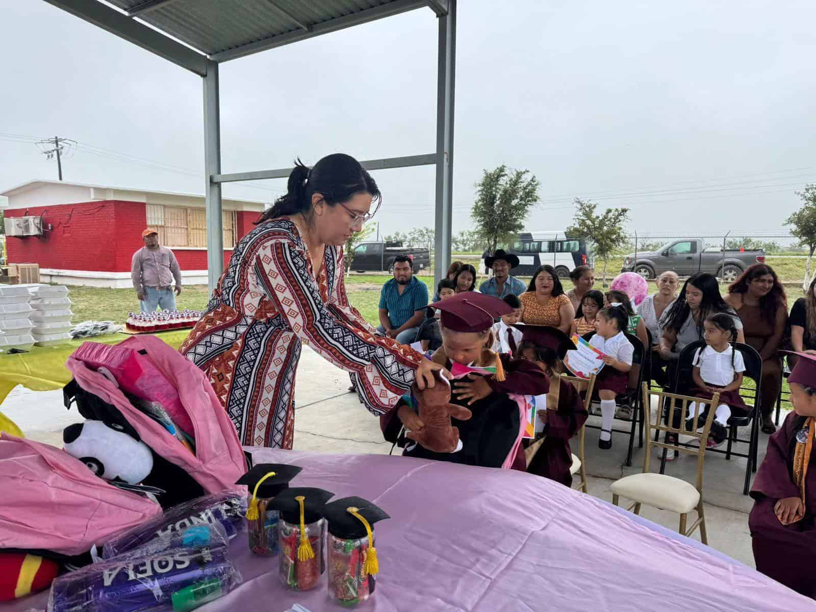 Pequeños del Jardín Gregorio González celebran su graduación con alegría y esperanza