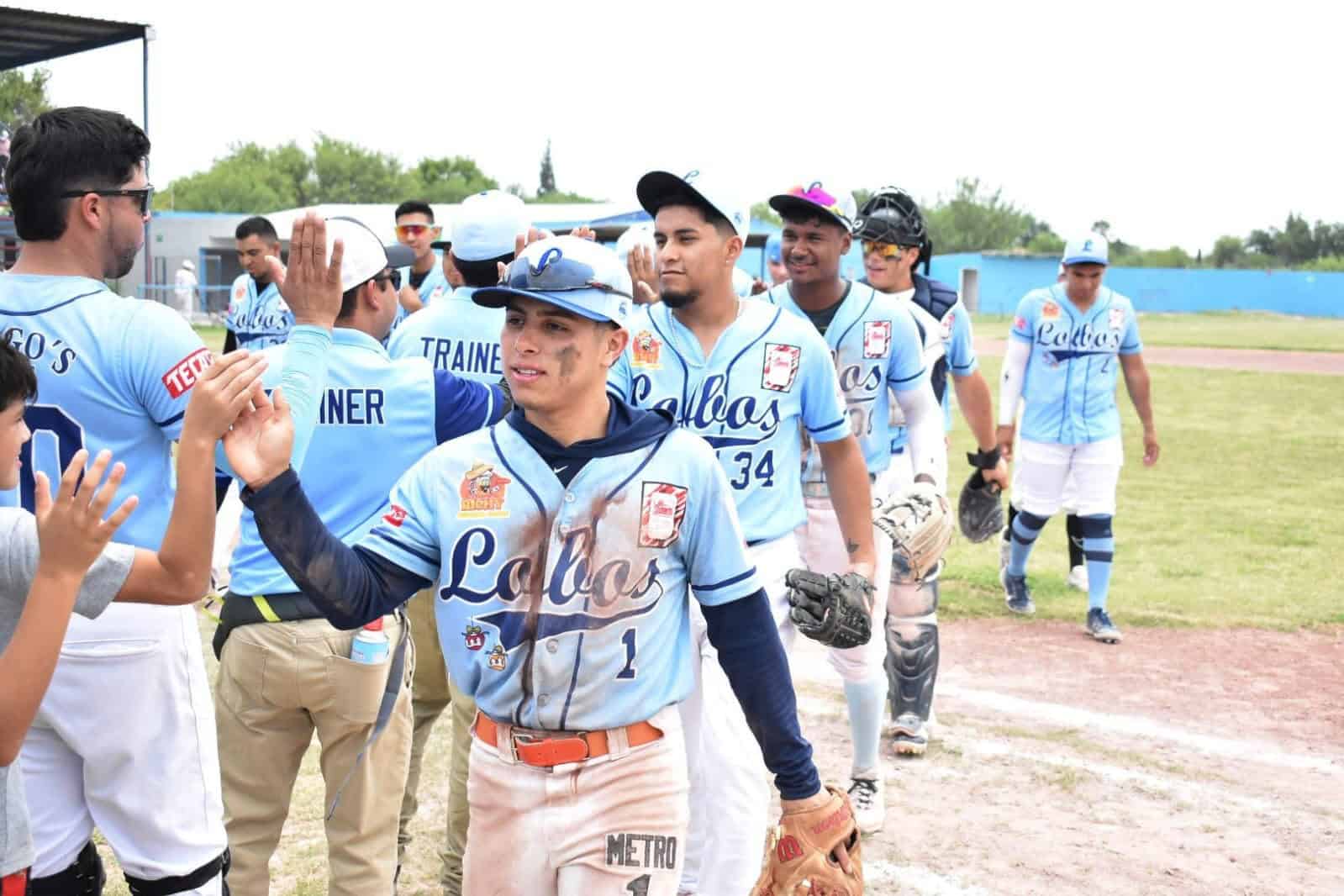 Lobos de Nava y Tuzos de Palau dividen triunfos en vibrante serie regional