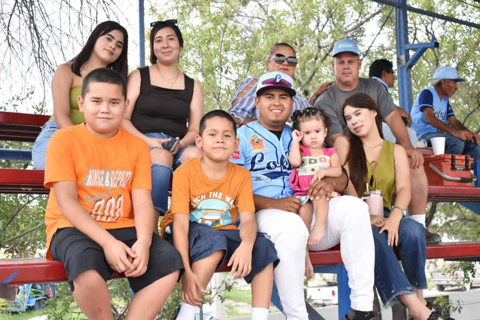 Lobos de Nava y Tuzos de Palau dividen triunfos en vibrante serie regional