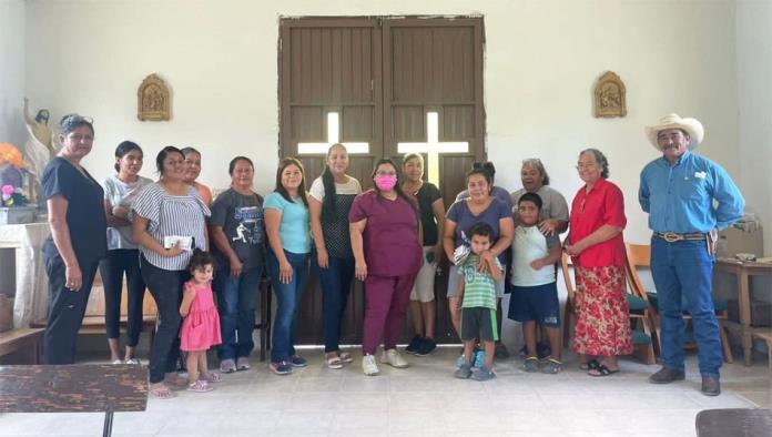 Llevan brigada médica al ejido El Porvenir