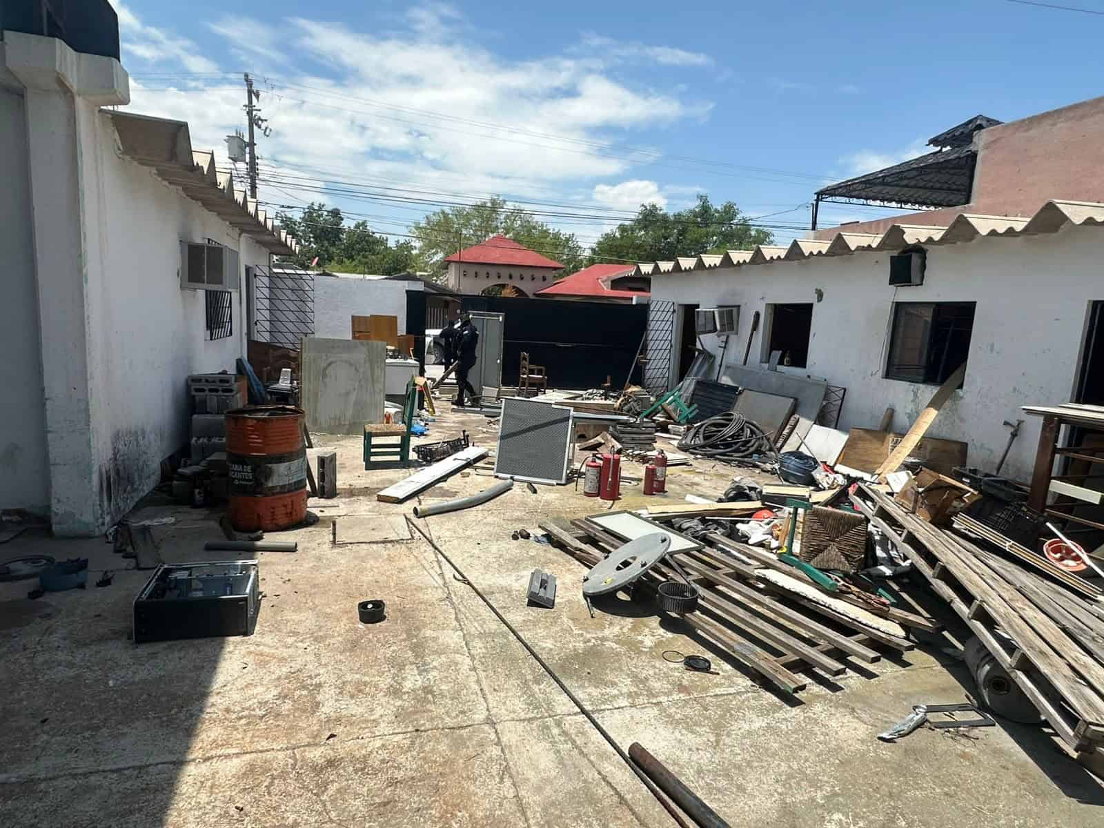 Saquean ´ratas´ taller en la Ciudad Deportiva