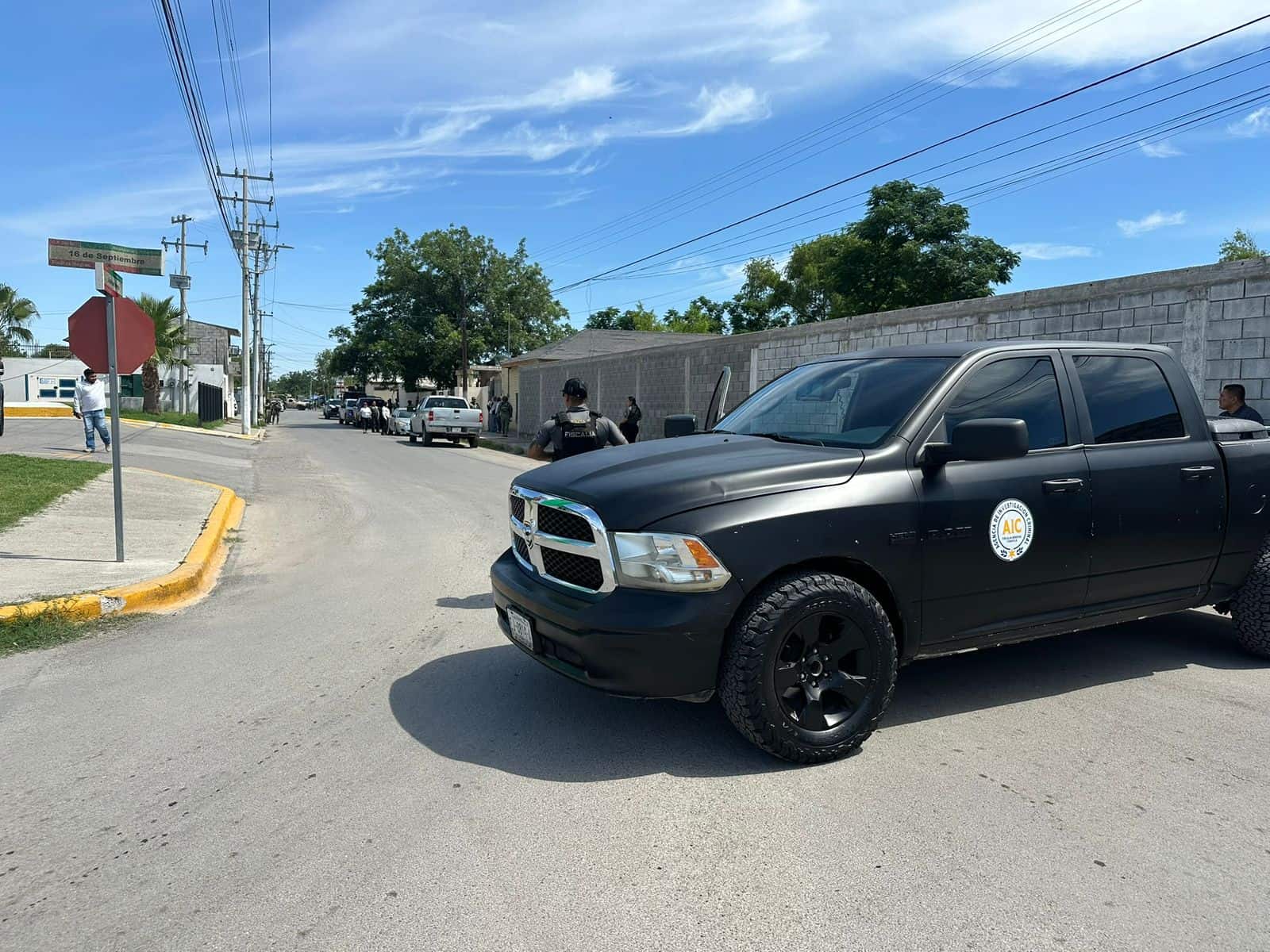Roban camioneta Dodge RAM en la colonia Año 2000; Fiscalía abre investigación