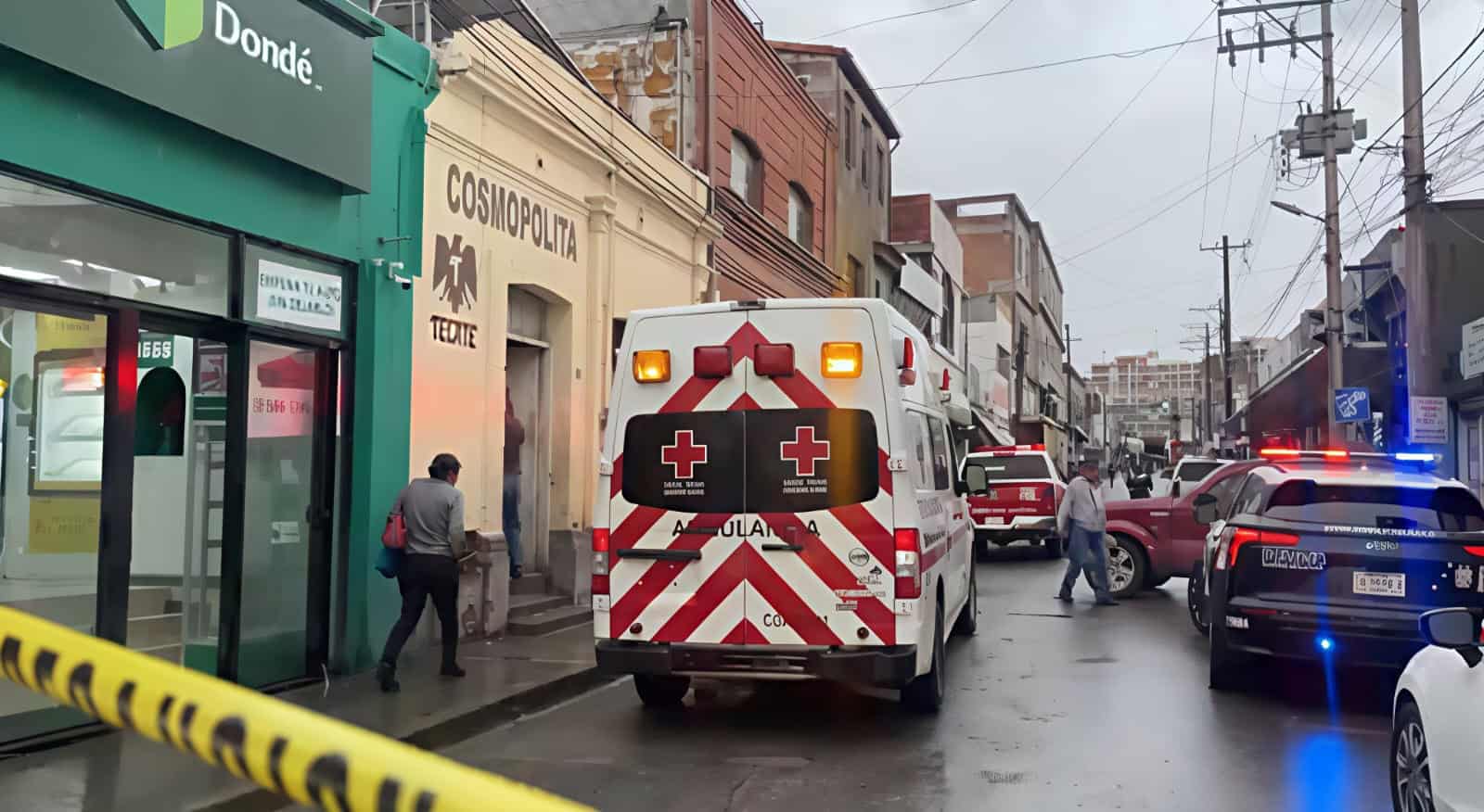 Colapso en bar Cosmopolitan y vehículos varados en Saltillo