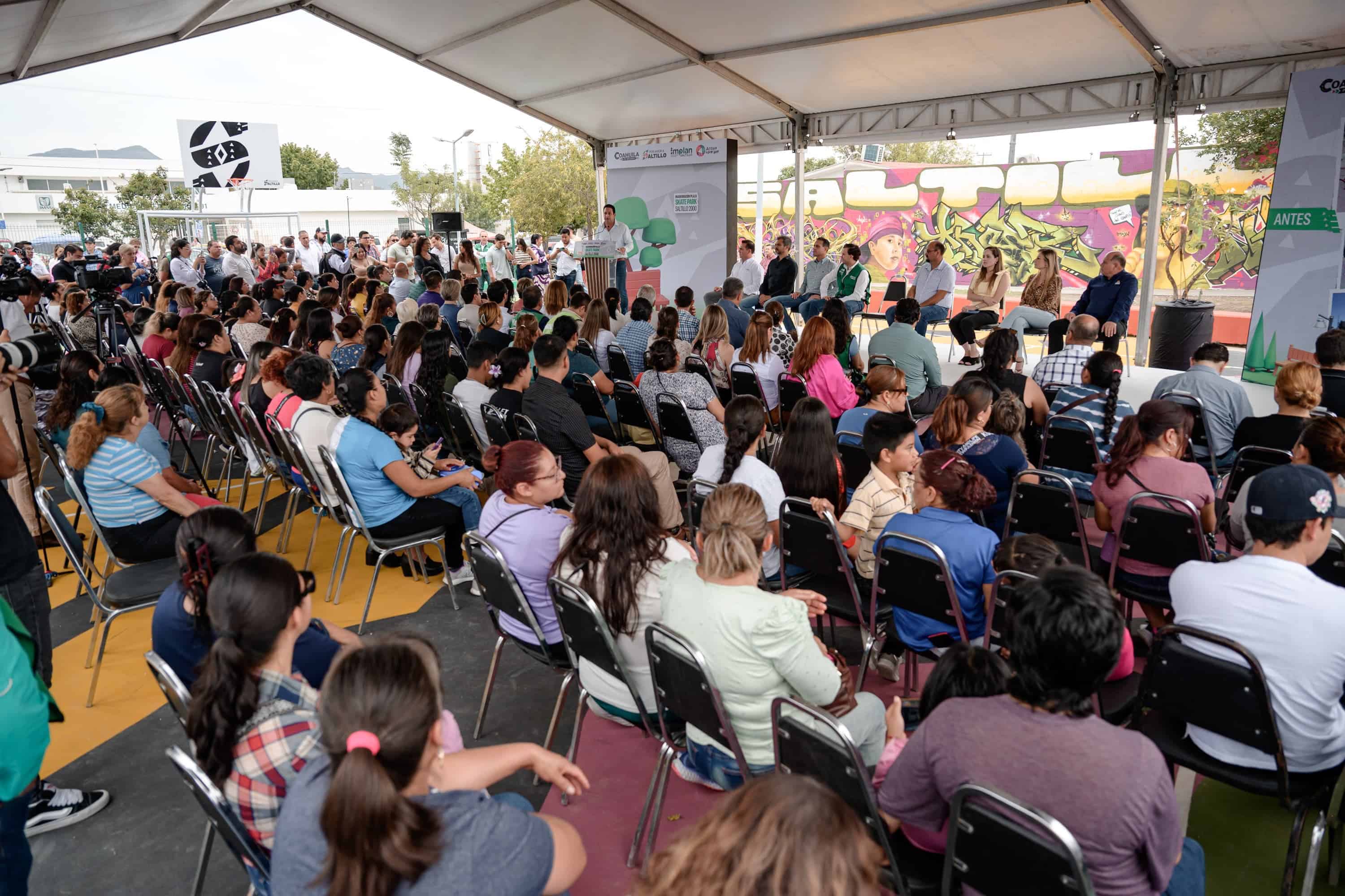 Inaugura Javier Díaz la plaza Skate Park
