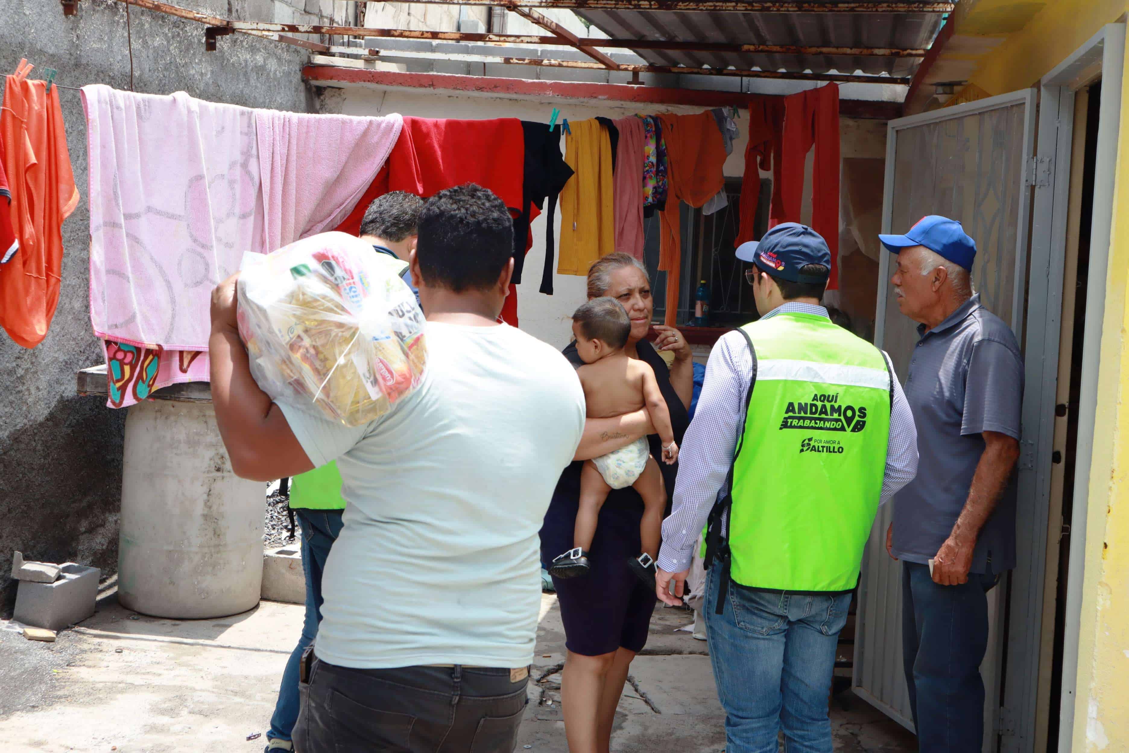 Entrega de apoyos a familias afectadas por lluvias en Saltillo