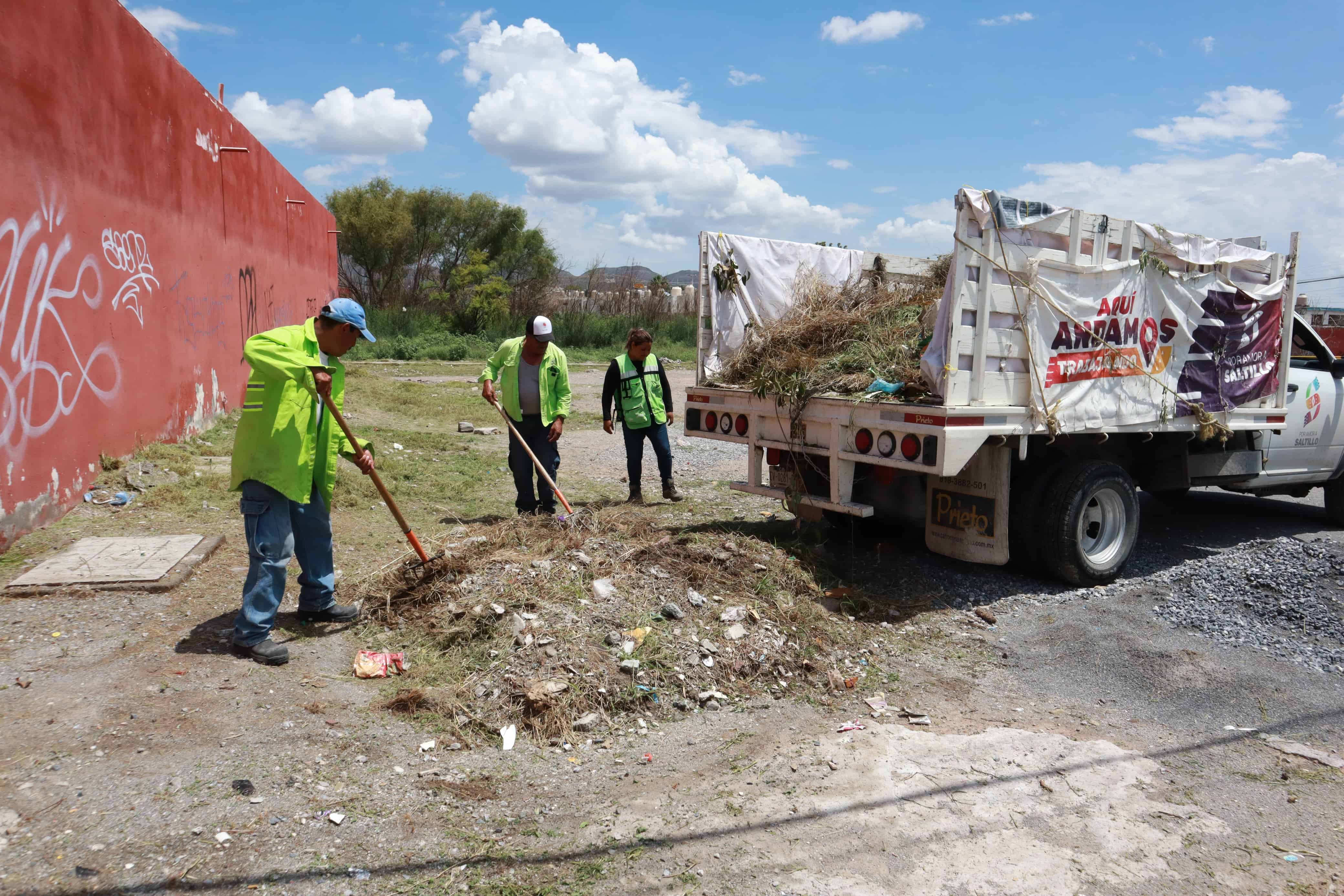 Programa Aquí Andamos embellece plazas públicas en Saltillo