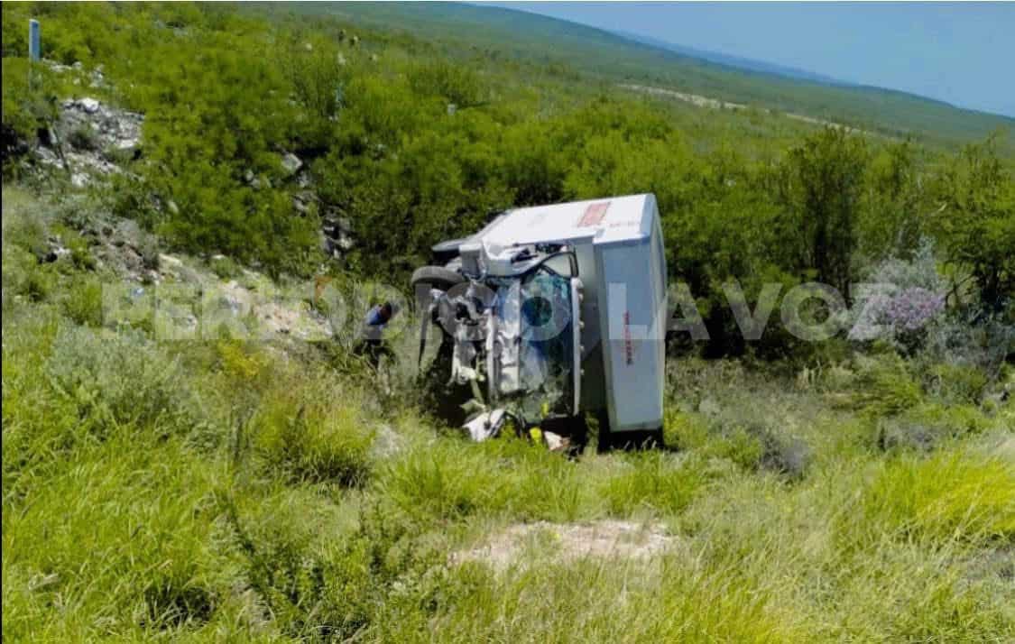 Fallece en volcadura en la Autopista Premier