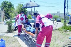 Termina inconsciente mientras limpiaba hierba