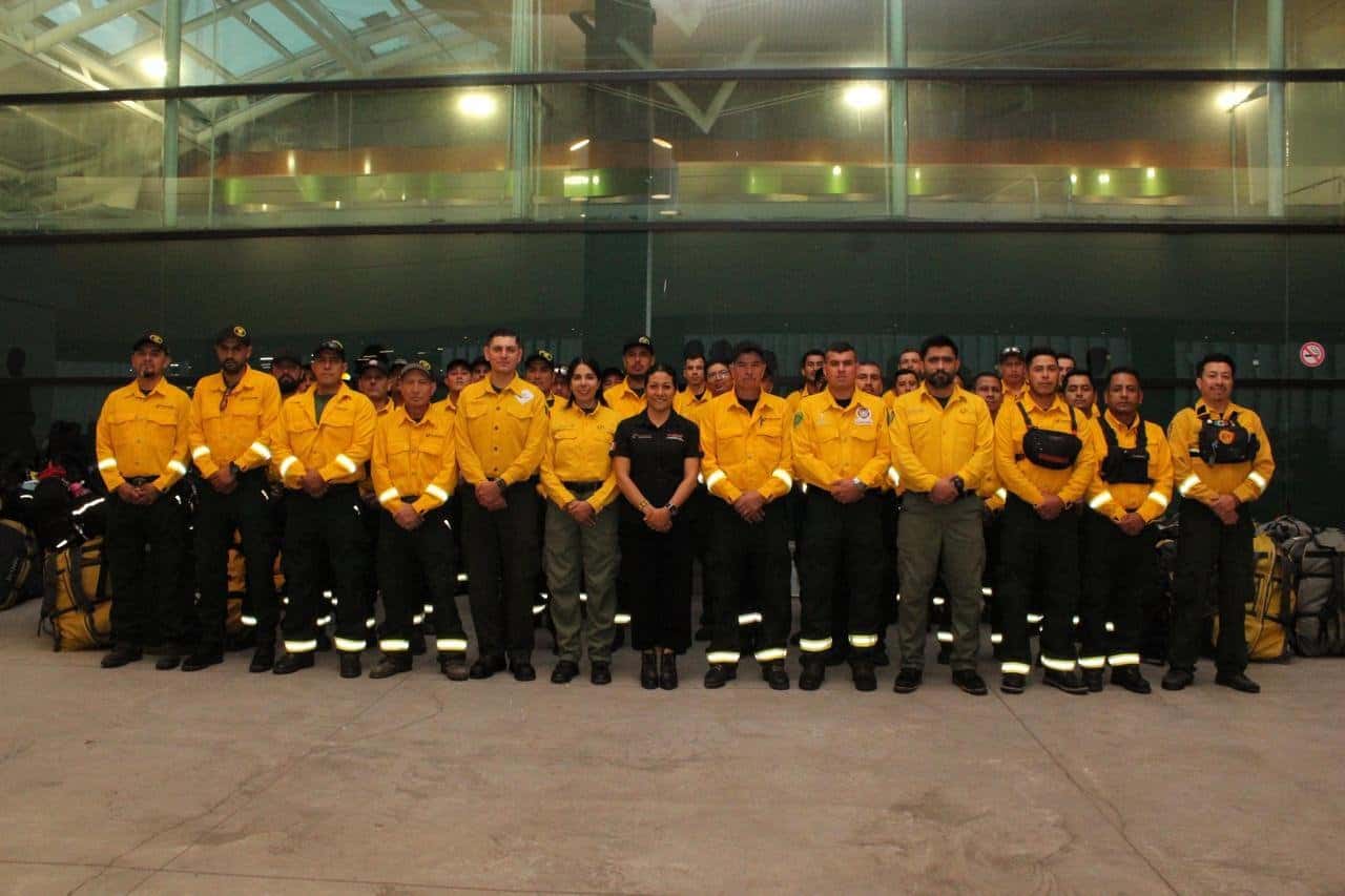 Brigadistas Mexicanos Luchan Contra Incendios en Canadá