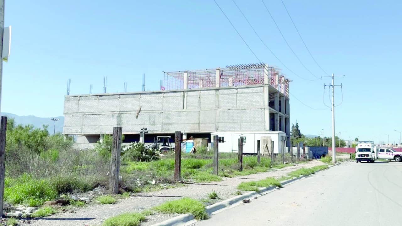 Albañil herido por convulsión en obra de Saltillo