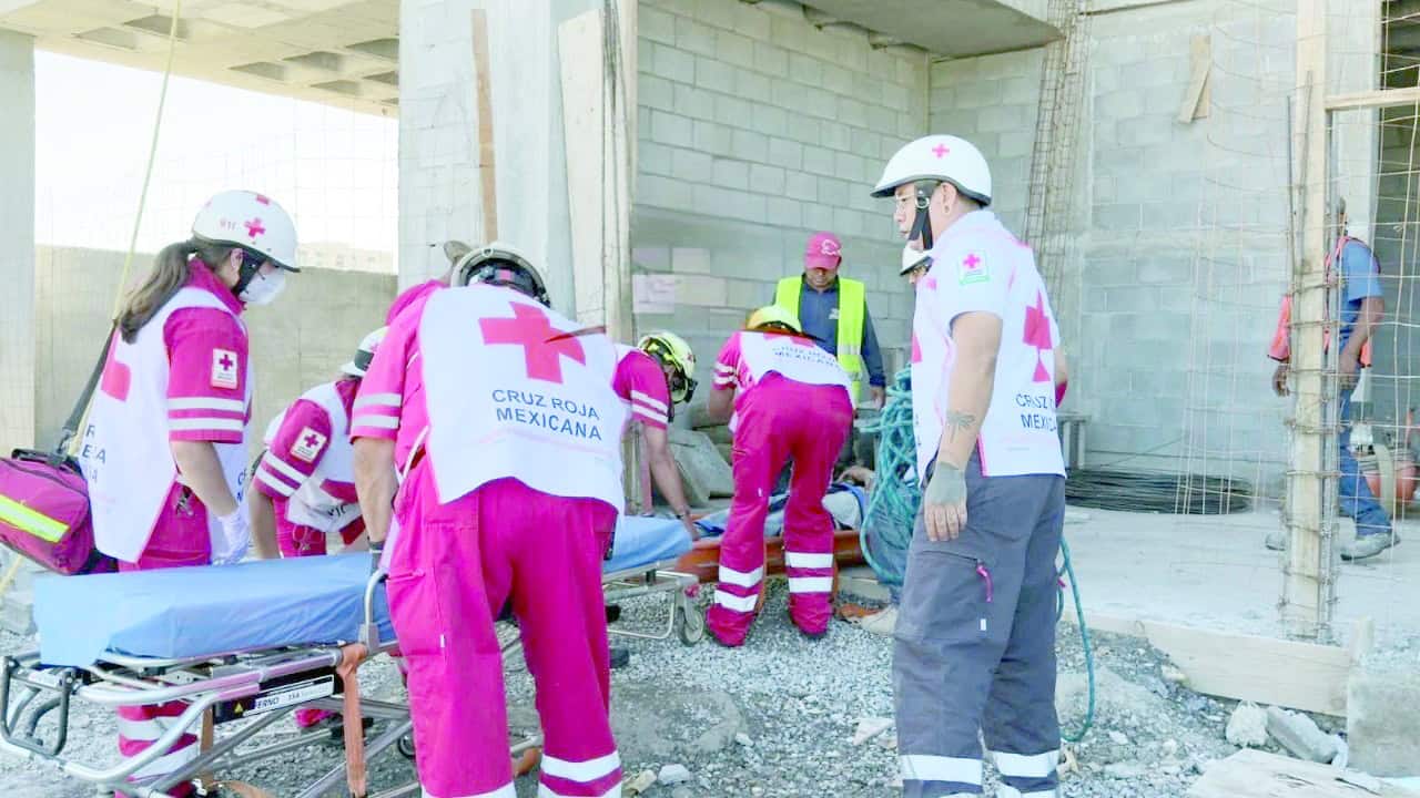 Albañil herido por convulsión en obra de Saltillo