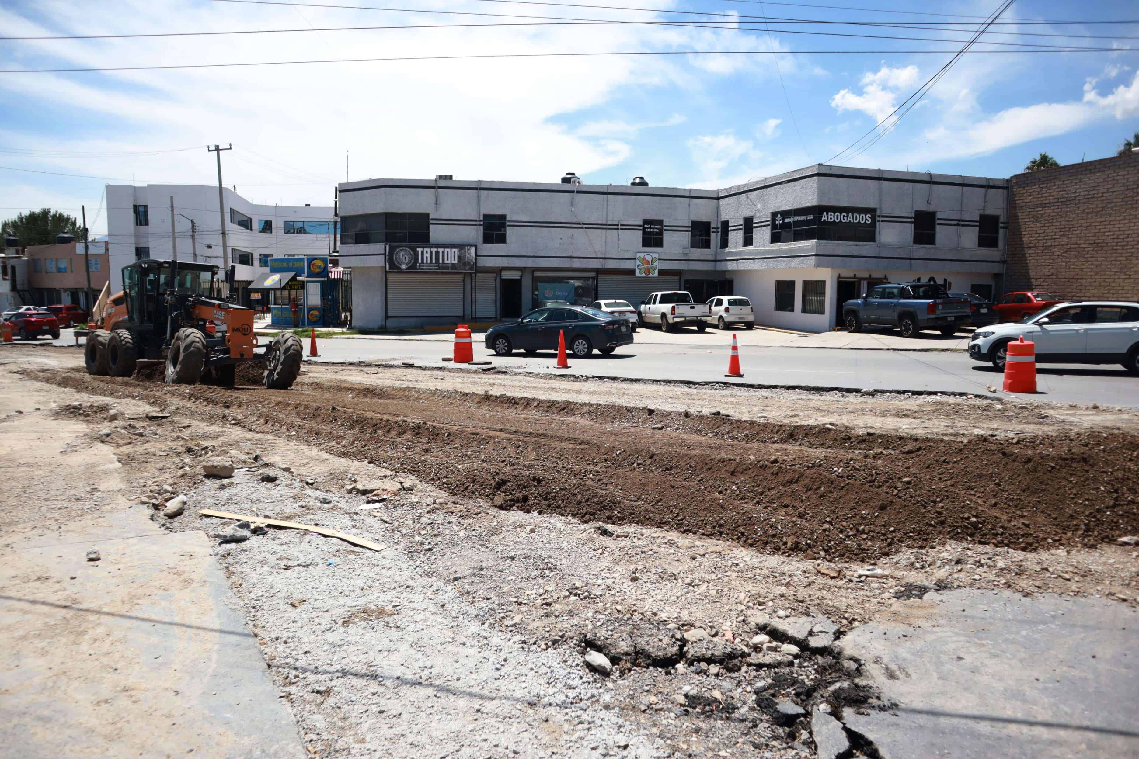 Rehabilitación de calle Mariano Abasolo y bacheo en periférico de Saltillo