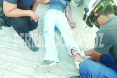 Embiste a mujer en motocicleta