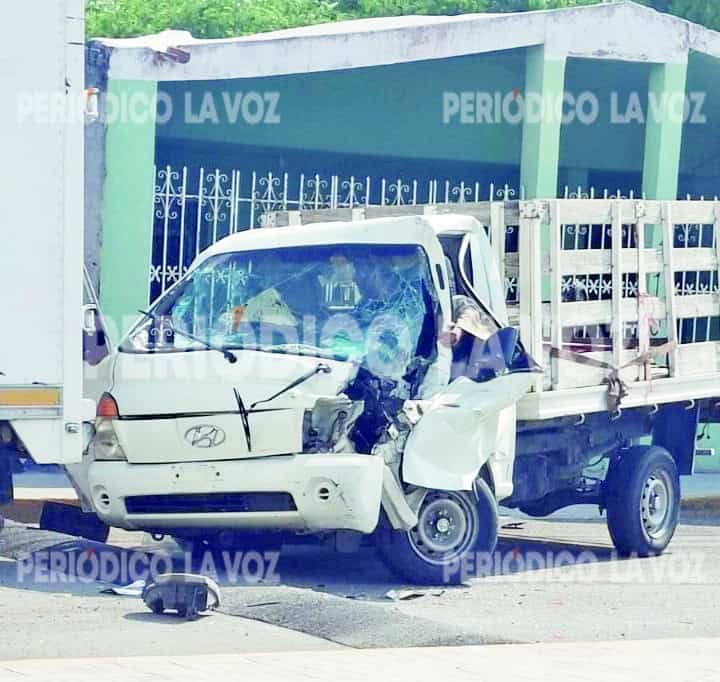 Termina prensado empleado de la SEP
