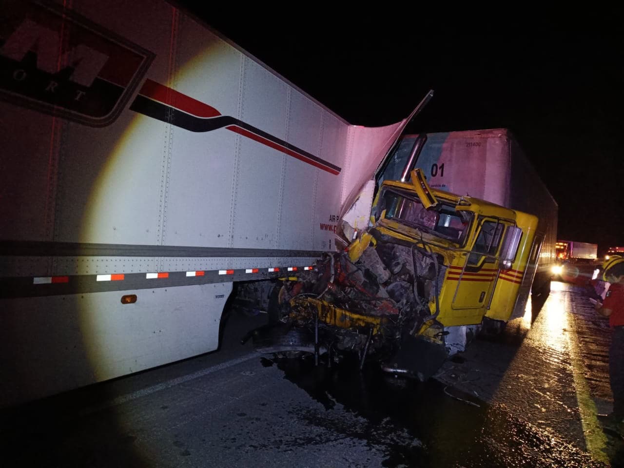 Nuevo accidente en Los Chorros: choque de tractocamiones en Arteaga