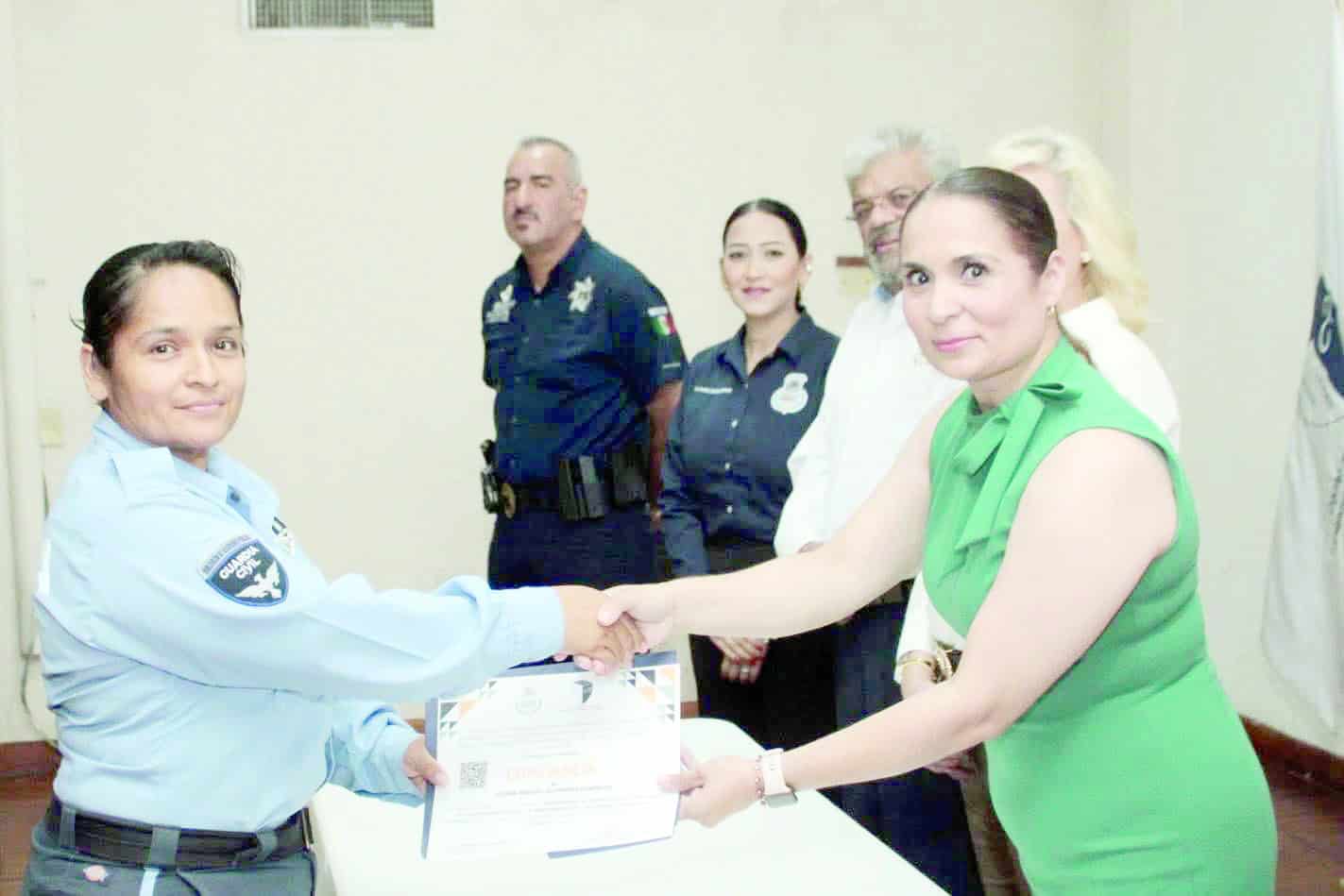 Entrega de constancias del curso de Mecanismos Alternativos en Múzquiz