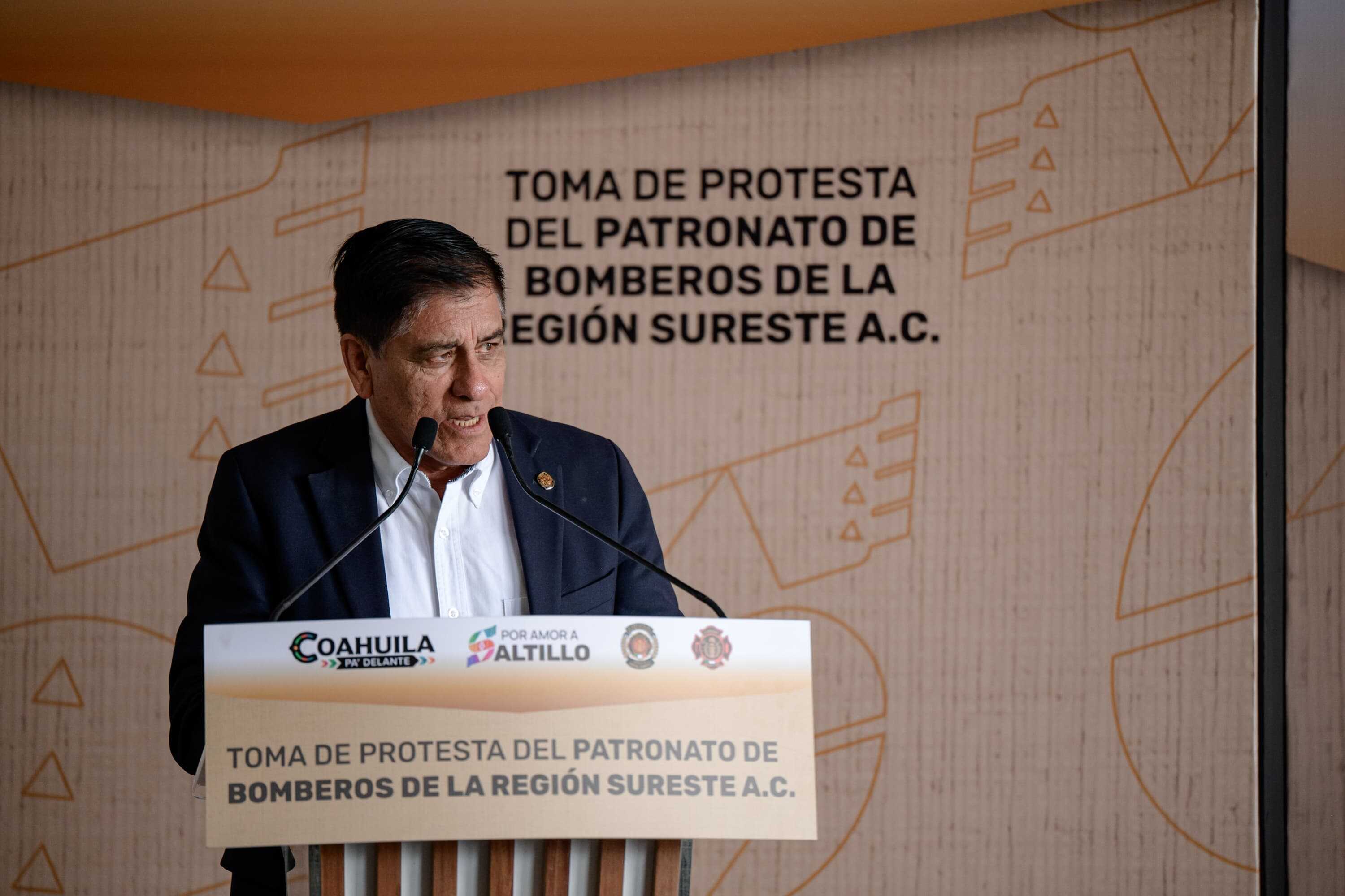 Alcalde Javier Díaz González respalda al Patronato de Bomberos de la Región Sureste