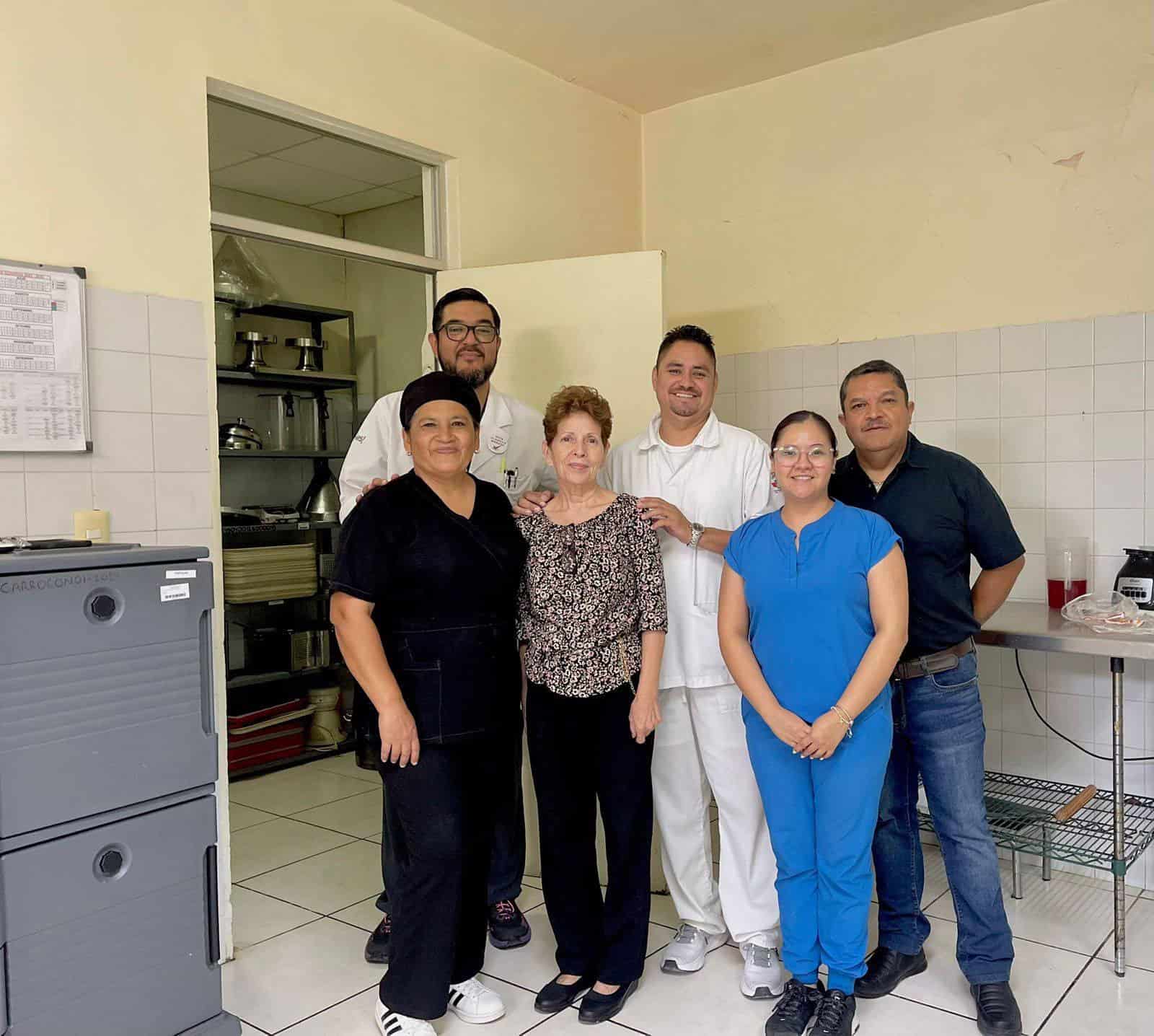Reconocen en Nava a secretarias y secretarios con emotivo convivio