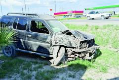 Destroza auto de reciente modelo en la 57