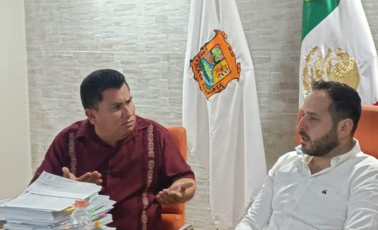 Cuestiona Menera derroche en feria ante crisis de agua y drenaje 