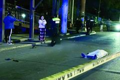 Tragedia en la calle: Joven de 24 años atropellado mientras esperaba su taxi