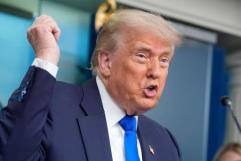 Trump anuncia renegociación del T-MEC en 2026 para favorecer la industria automotriz de EE. UU.