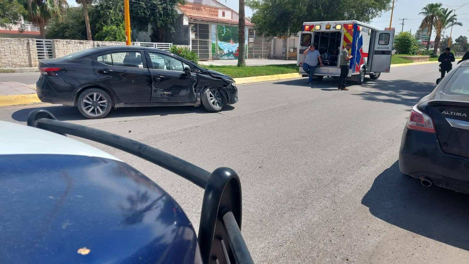 Choque entre Taurus y Versa deja tres lesionados en Morelos