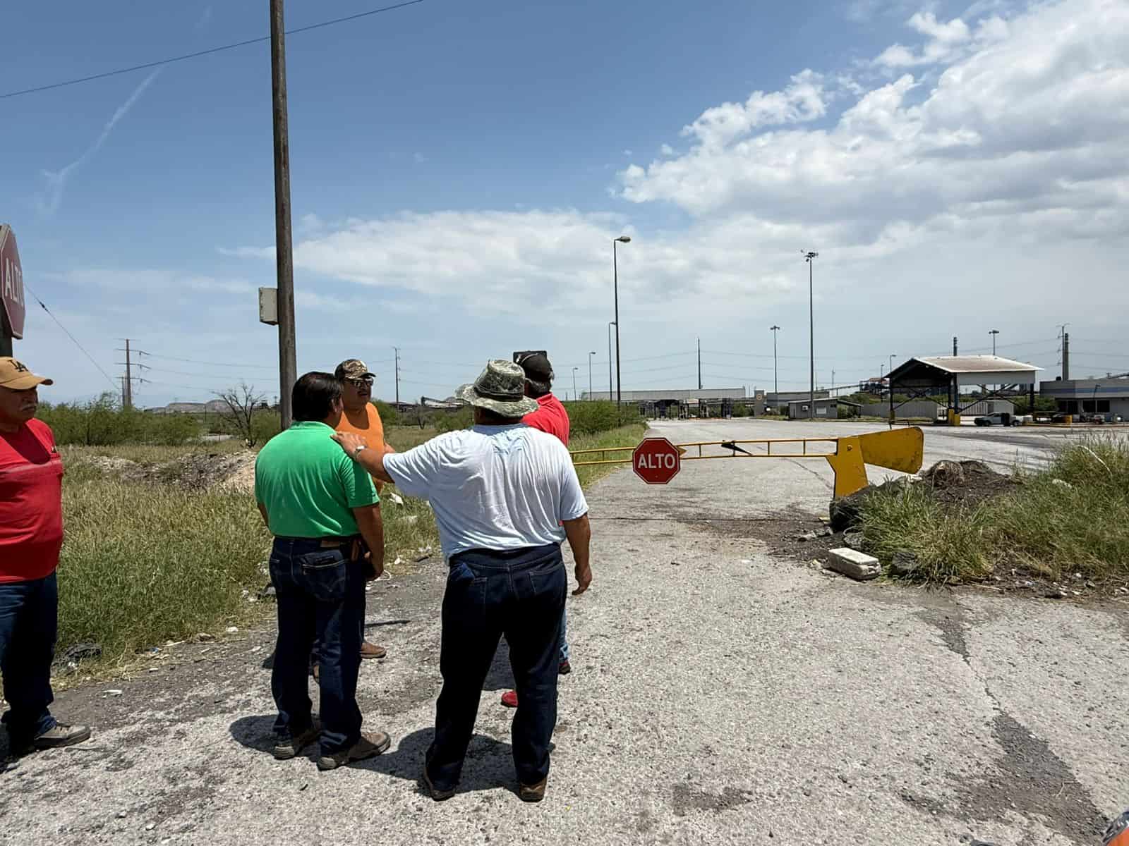 Protesta obreros AHMSA: Retiran bloqueo en Puerta Cero