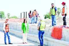 Nuevo drenaje pluvial en CEFARE bajo supervisión de Sari Pérez