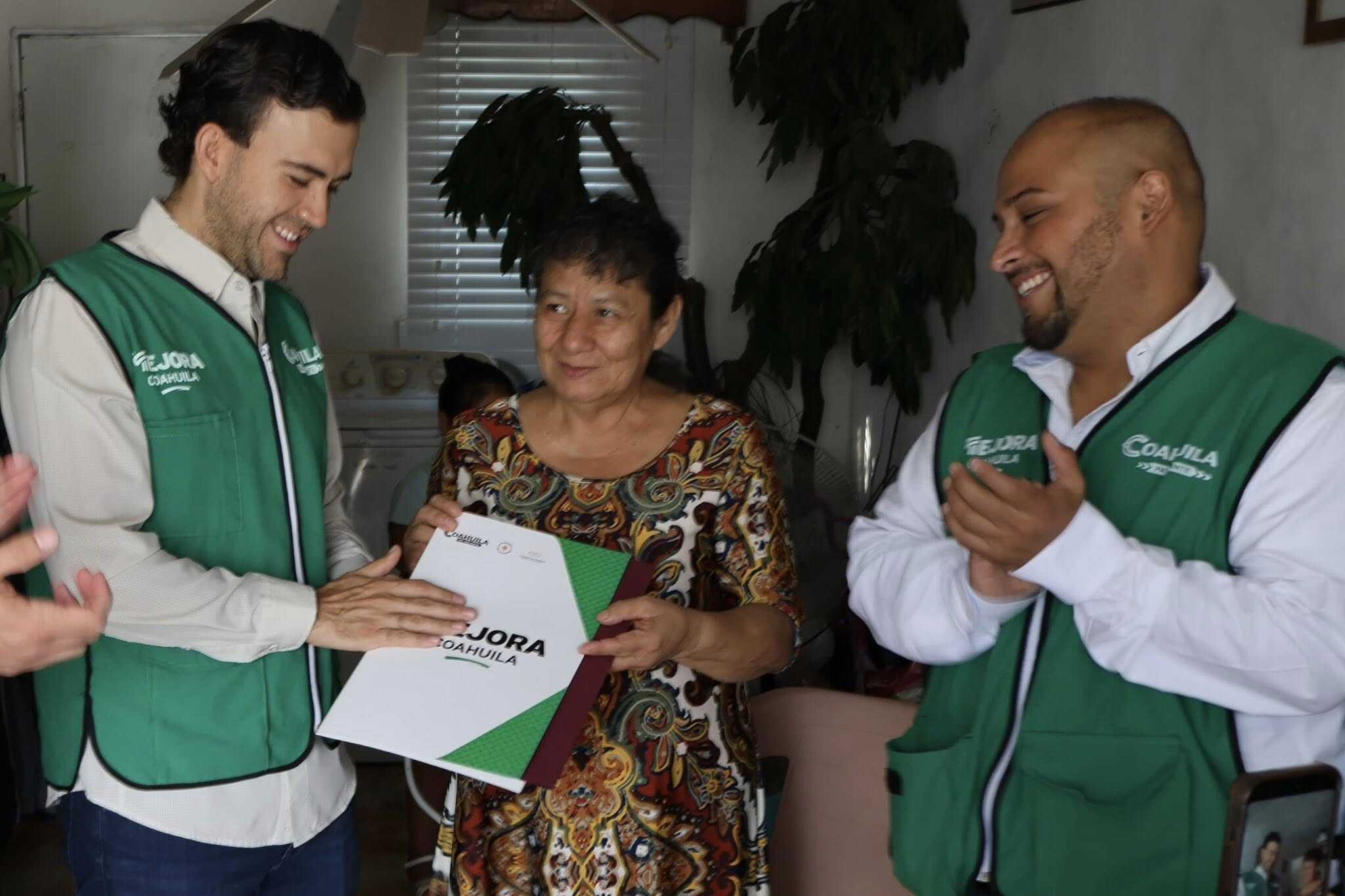 Entregan testamentos a bajo costo en Piedras Negras como parte de programa estatal