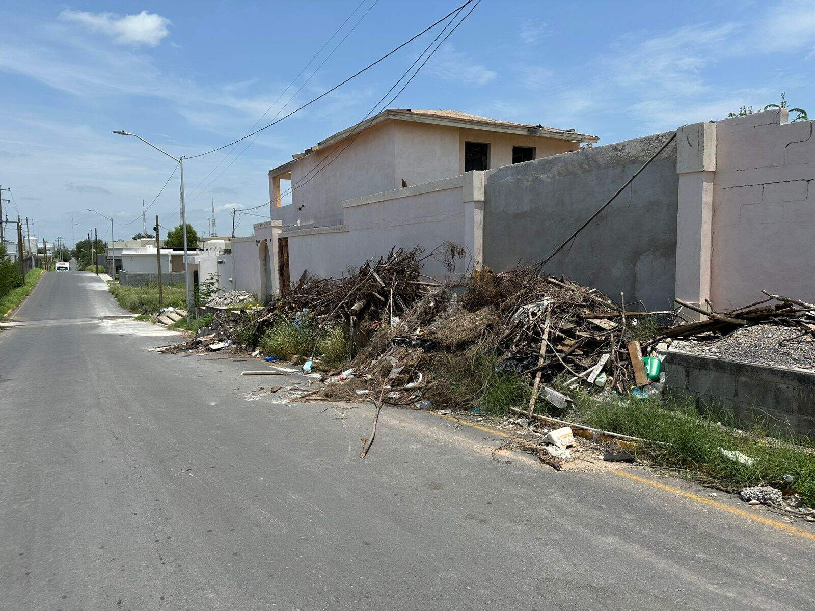La voz en tu colonia: Viven en la Chapultepec bajo el agua y el abandono