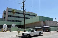 Conflicto en Quirófano: Moscas Provocan Renuncia de Tía Pelucas