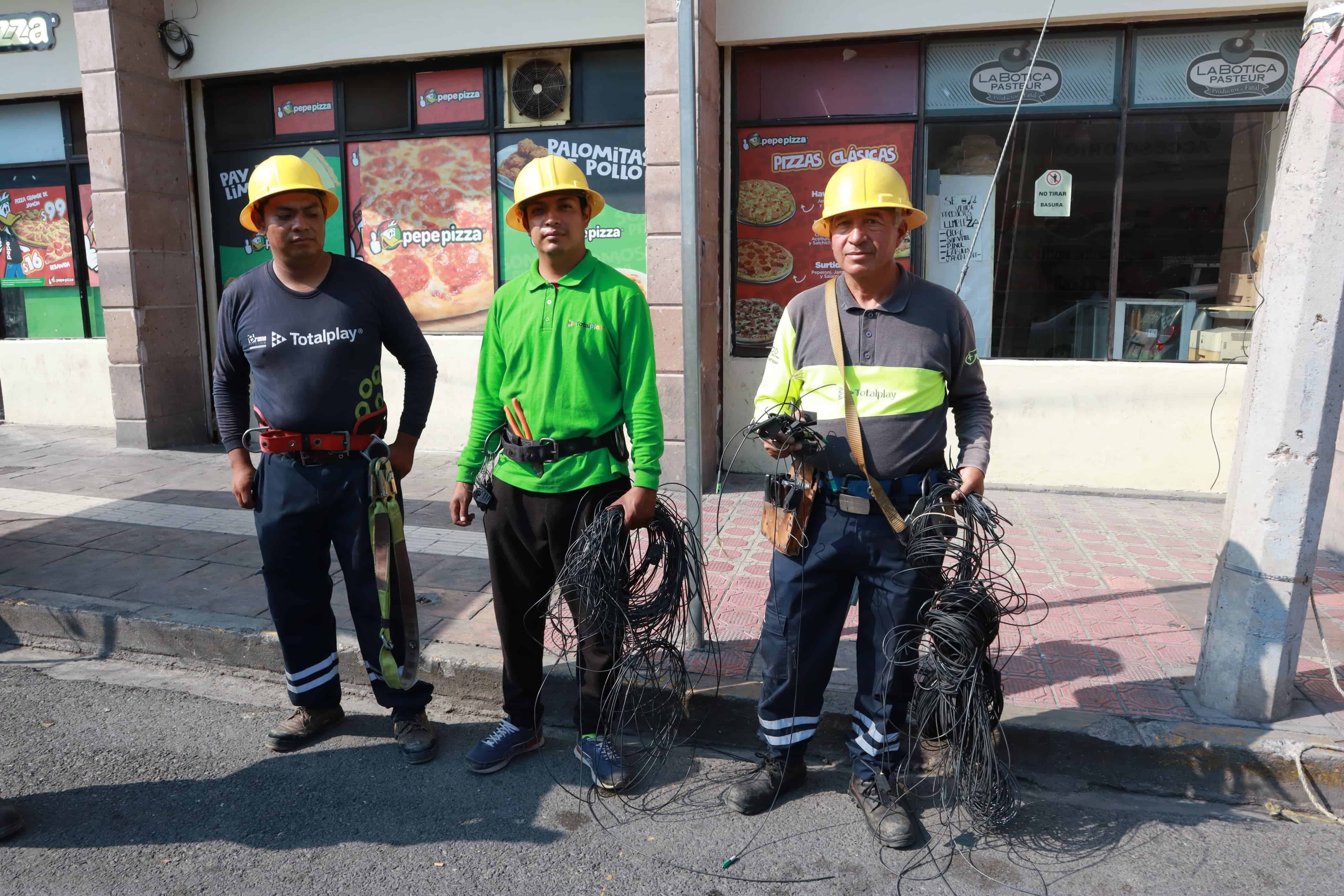 Mantenimiento en Saltillo: Retiro de cableado en curso