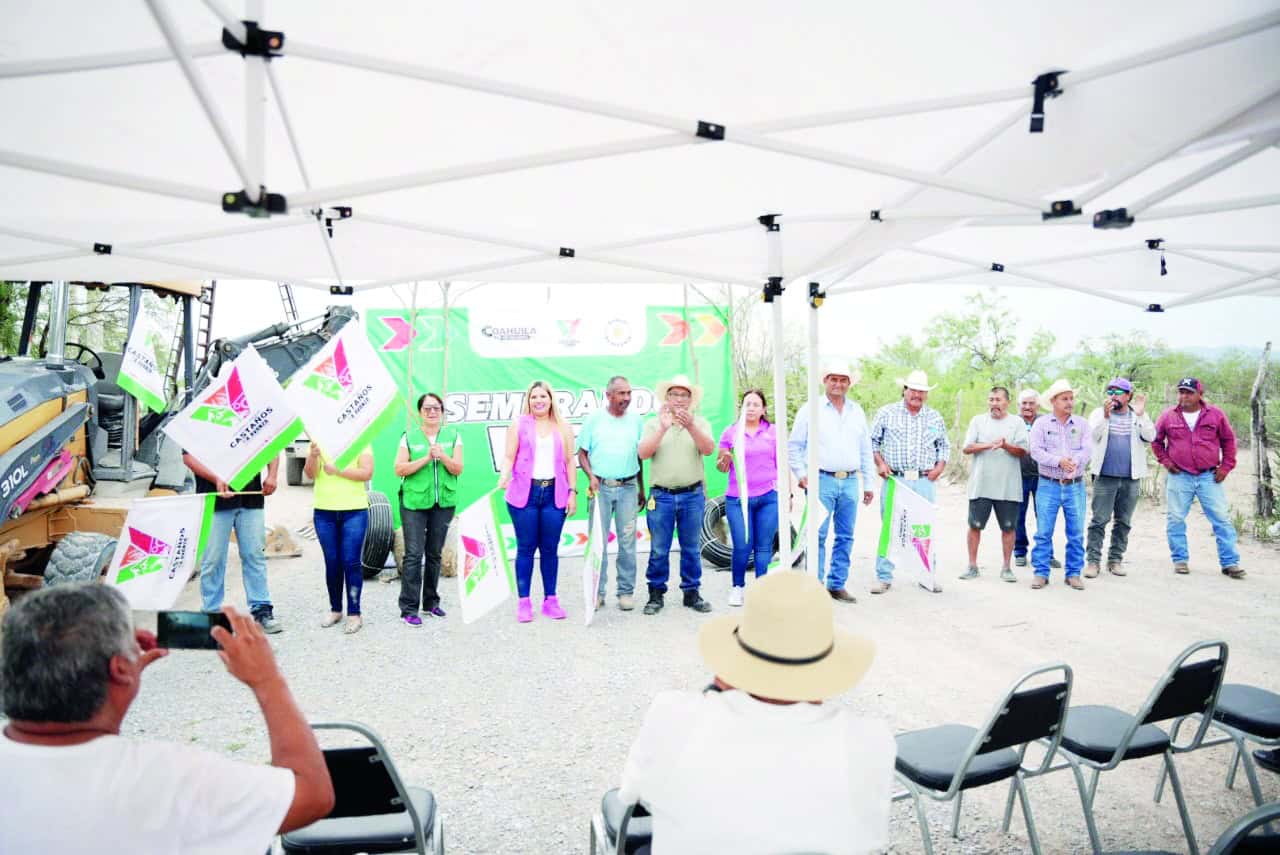 Entrega de árboles y plantación en parque La Estación de Castaños