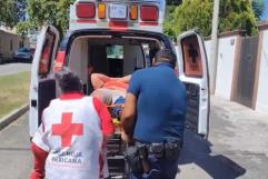 Camioneta y motocicleta colisionan en Múzquiz dejando herido a joven
