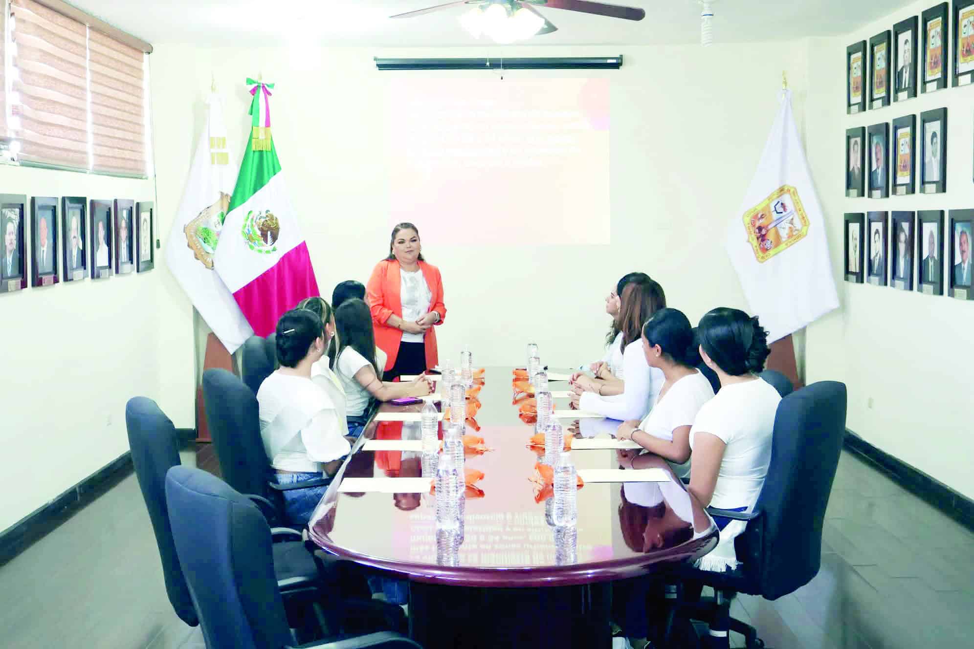 Charla de igualdad en Astro Feria Rosita 2025 sensibiliza a reinas