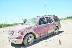 Madre e hija lesionadas tras volcadura por neumático reventado