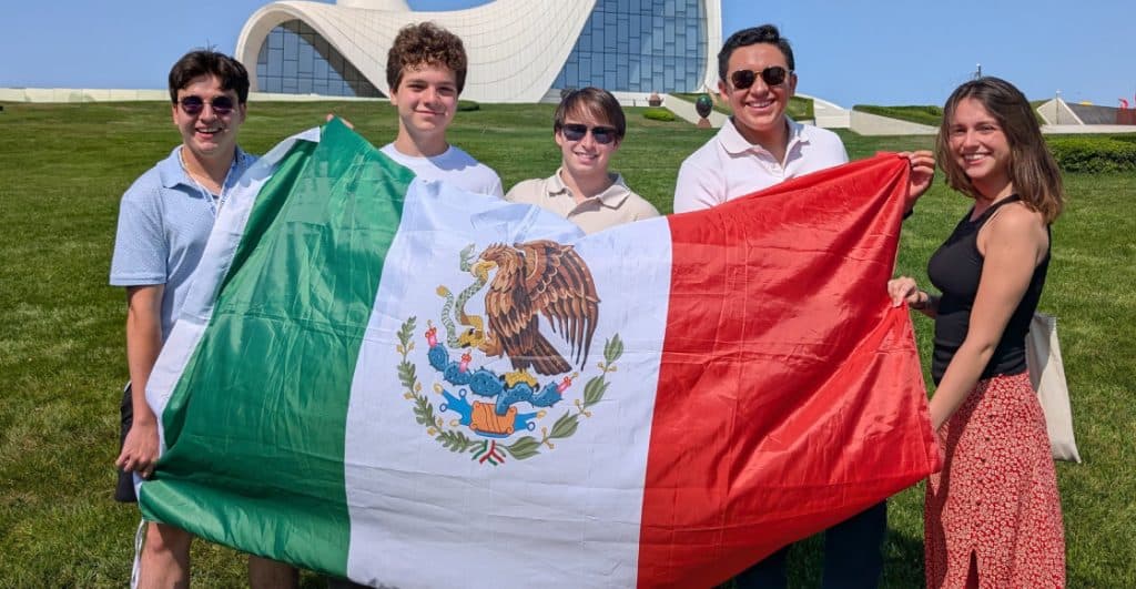 Histórico triunfo de México en Olimpiada Internacional de Economía